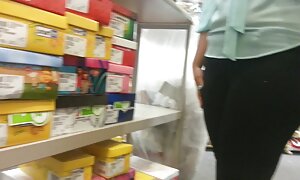 एक आदमी योग सेक्सी बीएफ भोजपुरी फिल्म के साथ एक लड़की में मदद करता है और इसे बाहर उड़ा